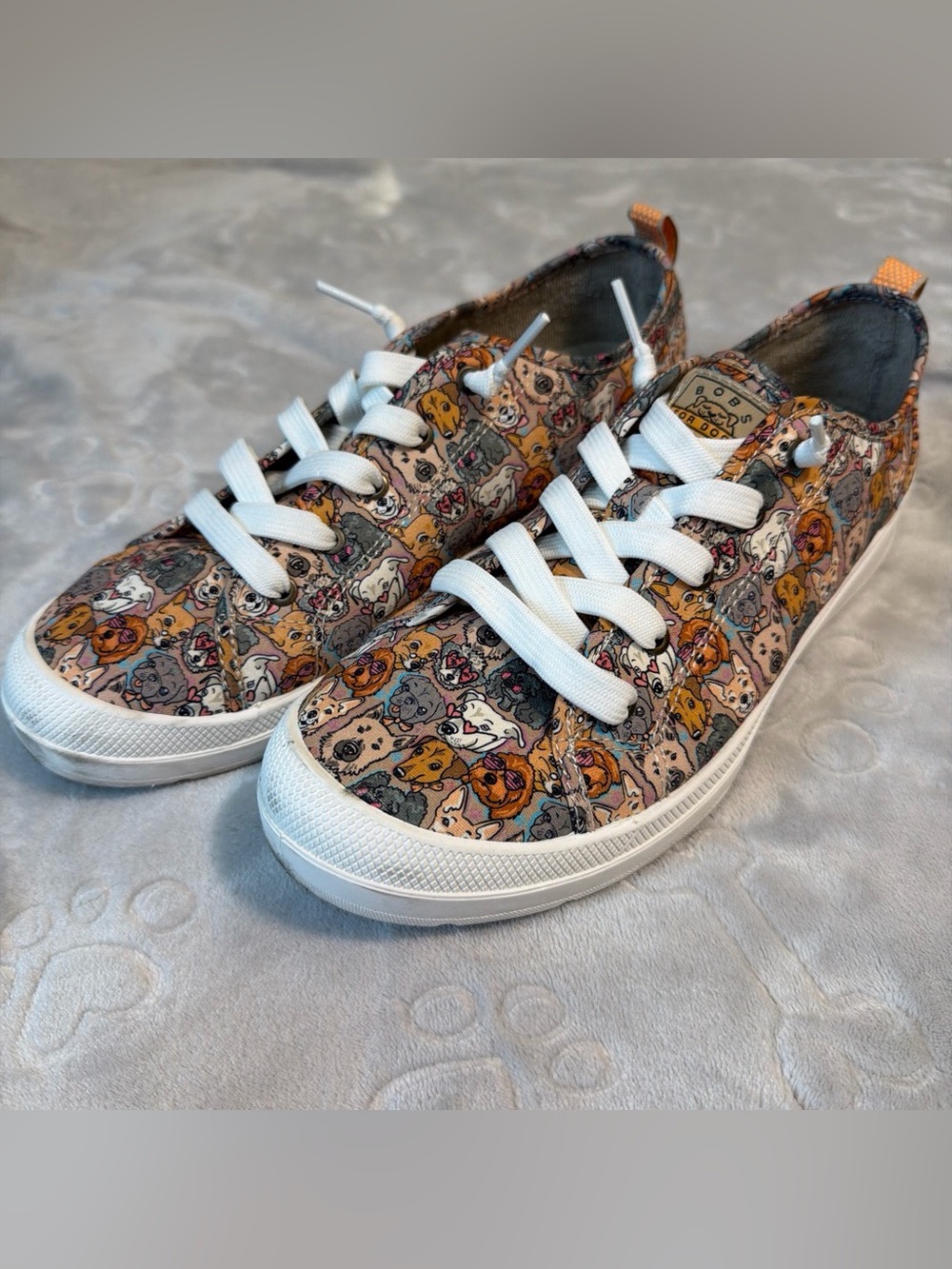 Casual Dog Print Lace-Up Sneakers in Multi-Tone - Picture 2 of 6